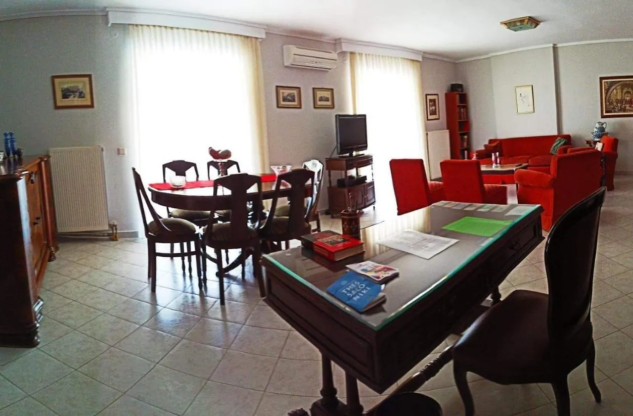 Apartment With Many Books Thessaloniki